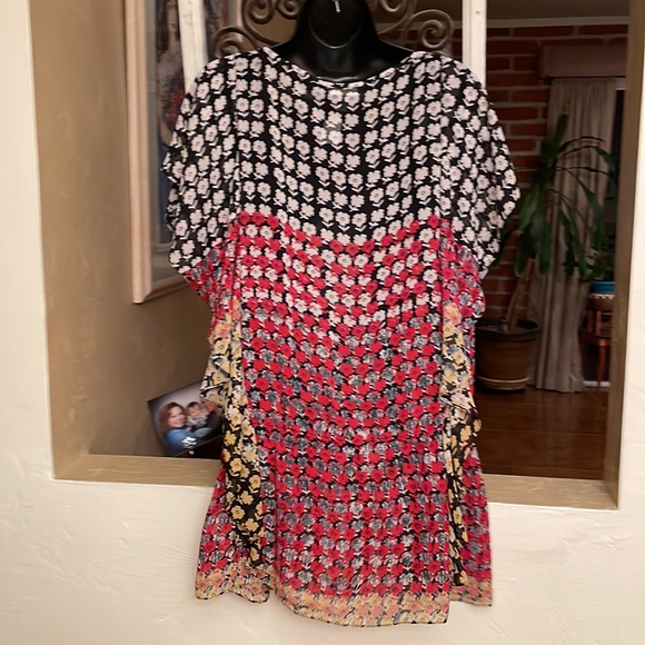 DKNYC Woman’s Sheet Flowered Tunic Size Small - Picture 6 of 10